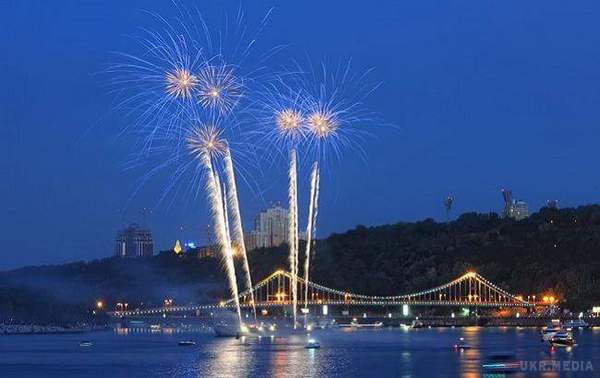 Кияни з розмахом відсвяткують День міста. День Києва українська столиця відзначатиме танцями, музикою і квітами чотири дні.
