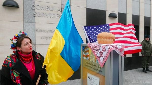 Вашингтон має намір скоротити фінансування України. Американську допомогу Україні по лінії держдепу планується скоротити втричі.