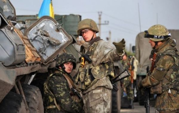 АТО. За добу бойовики 53 рази відкривали вогонь про українським позиціям на Донбасі, - штаб АТО. Ситуація в зоні проведення АТО залишається складною. 