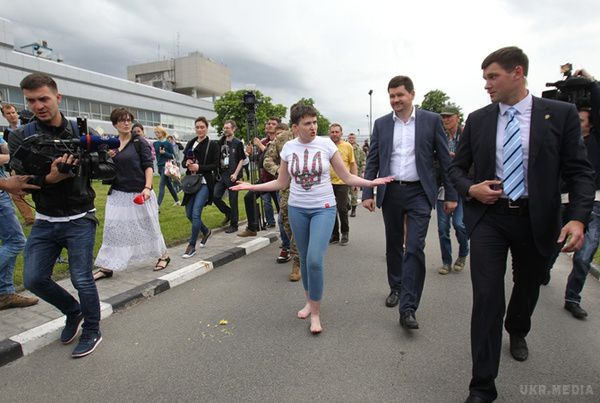 Надія Савченко: рік на волі, обіцянки які дала після звільнення. Соратниця Юлії Тимошенко поверталася на Батьківщину після 709 днів у російській в'язниці.