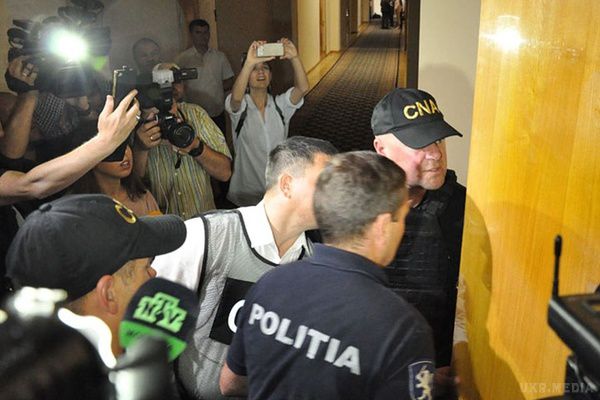 "Самий гучний арешт в Кишиневі": затриманий 38-річний мер міста. 38-річного мера Кишинева Доріна Кіртоаке затримали через підозру в корупції. 