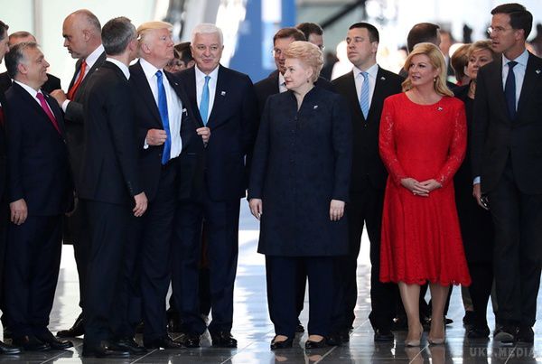 Прем'єр Чорногорії не образився на Трампа. Прем'єр Чорногорії Душко Маркович не образився на Дональда Трампа, який "відсунув" його на зустрічі лідерів НАТО в Брюсселі. 