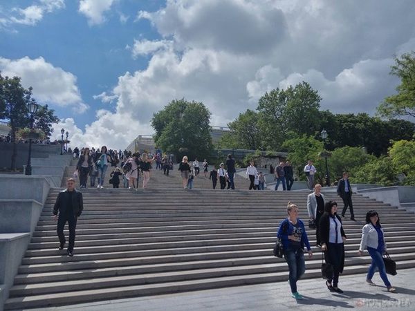 Порошенко відкрив Потьомкінські сходи в Одесі (фото). Президент України приїхав в Одесу для відкриття парку і сходи після ремонту.