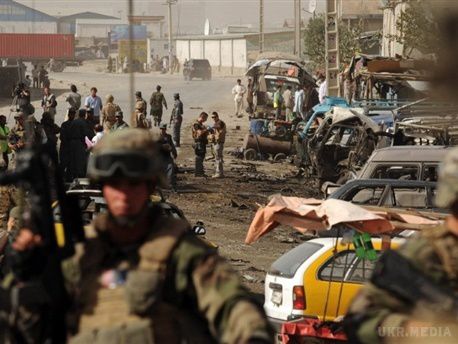 У перший день Рамадану в Афганістані загинули десятки людей. У провінції Хост смертник підірвав бомбу, а в провінції Бадгіс бойовики атакували сили безпеки