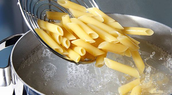 Як не можна готувати макарони: Італійські кухарі назвали 10 найпоширеніших помилок. В Італії макарони є національною гордістю.