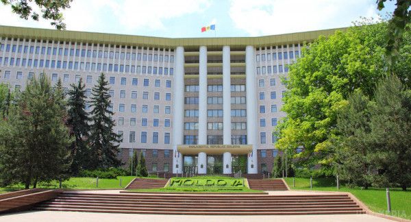 У Молдові 5 дипломатів з Росії стали персонами нон грата. Інформацію про те, що знаходження 5 дипломатів з Росії на території Молдови було оголошено небажаним, підтвердив Фарит Мухаметшин, посол РФ в республіці.
