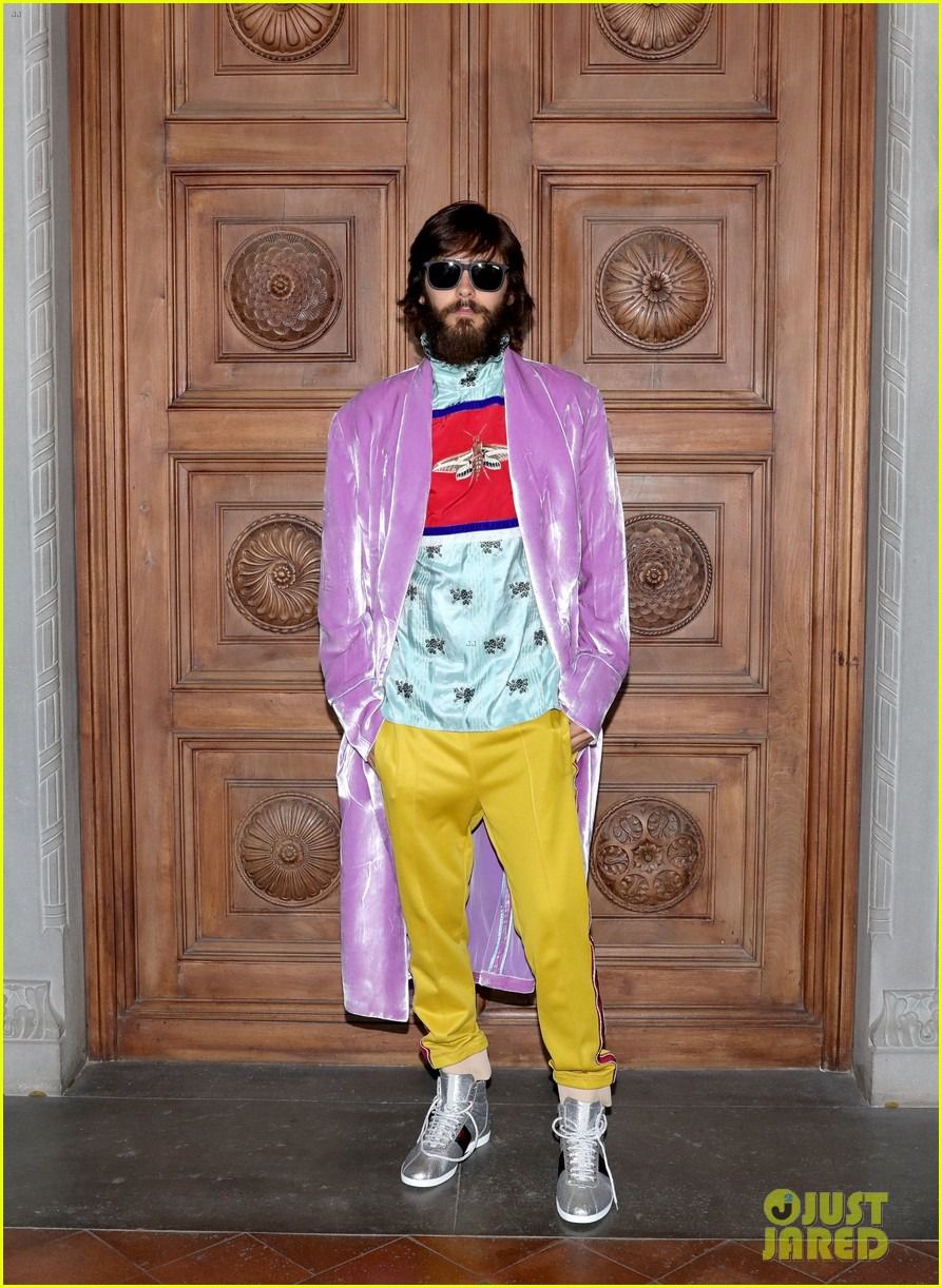 Відомий актор затьмарив усіх на показі Gucci шаленими кольорами. В італійській Флоренції відбувся показ колекції Gucci Cruise 2018, який відвідали багато знаменитостей. Однак усі моделі на подіумі затьмарив глядач - актор і співак Джаред Лето.