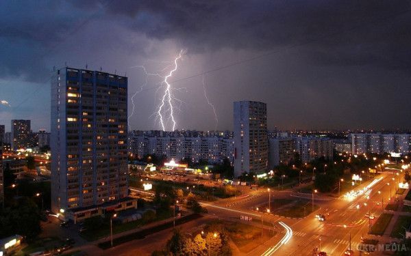 У Москві на 31 травня оголошено жовтий рівень небезпеки. У Москві і на території Підмосков'я на середу, 31 травня, оголошено жовтий рівень небезпеки.