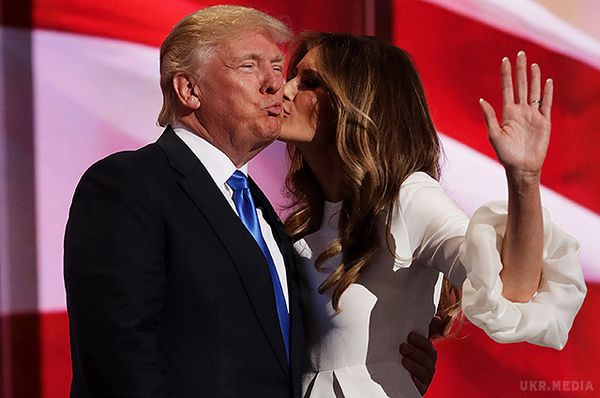 ЗМІ винесли вердикт шлюбу Дональда і Меланії Трамп після їх закордонного турне (фото).  Закордонне турне президента США Дональда Трампа і його делегації завершився минулого тижня.