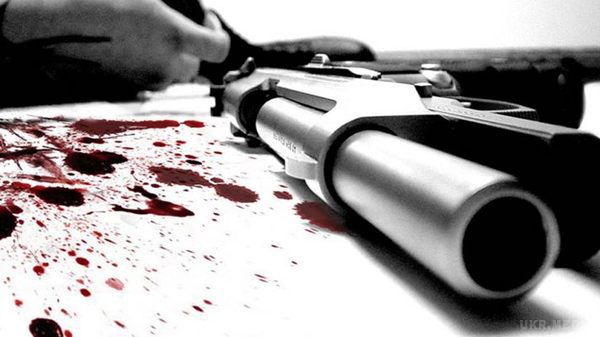 На Дніпропетровщині застрелили депутата й охоронця кафе. В області оголошено план-перехоплення. Злочинці можуть бути озброєні автоматичною зброєю.