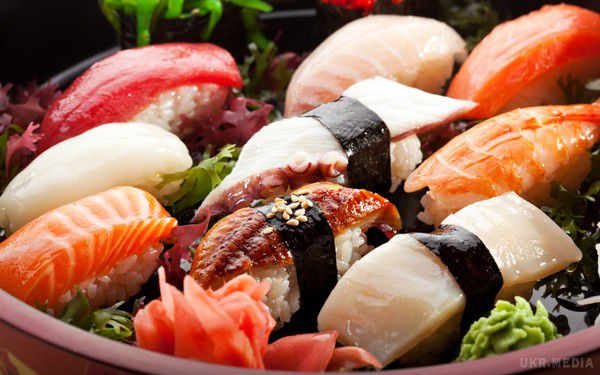 Любителі суші піддаються серйозному ризику. Морепродукти, особливо риба, вважаються найменш бідної формою білка, тому в деяких країнах її вживають в їжу в сирому вигляді.