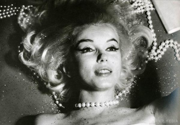 Мерилін Монро: остання фотосесія самої фатальної красуні в історії США. Американський зоряний фотограф Берт Штерн знімав знаменитість всього за шість тижнів до її смерті.