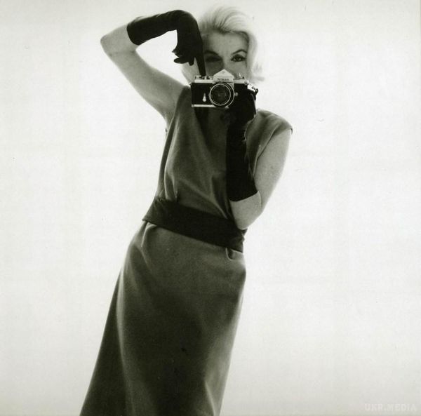 Мерилін Монро: остання фотосесія самої фатальної красуні в історії США. Американський зоряний фотограф Берт Штерн знімав знаменитість всього за шість тижнів до її смерті.