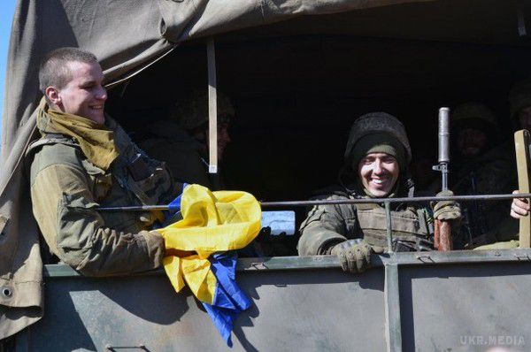 Київрада прирівняла бійців добробатів до військових АТО. Рішення підтримав 61 депутат.