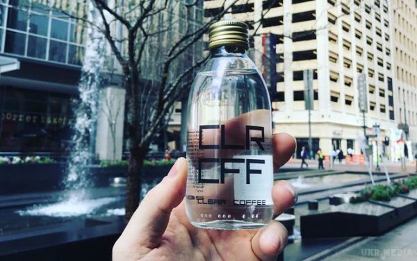 Новий фуд-тренд в Instagram - прозора кава. Компанія зі Словаччини CLR CFF випустила незвичайний продукт для любителів напоїв, що бадьорять – прозору каву (Clear Coffee). Новинка вже встигла викликати захоплення серед користувачів Instagram.