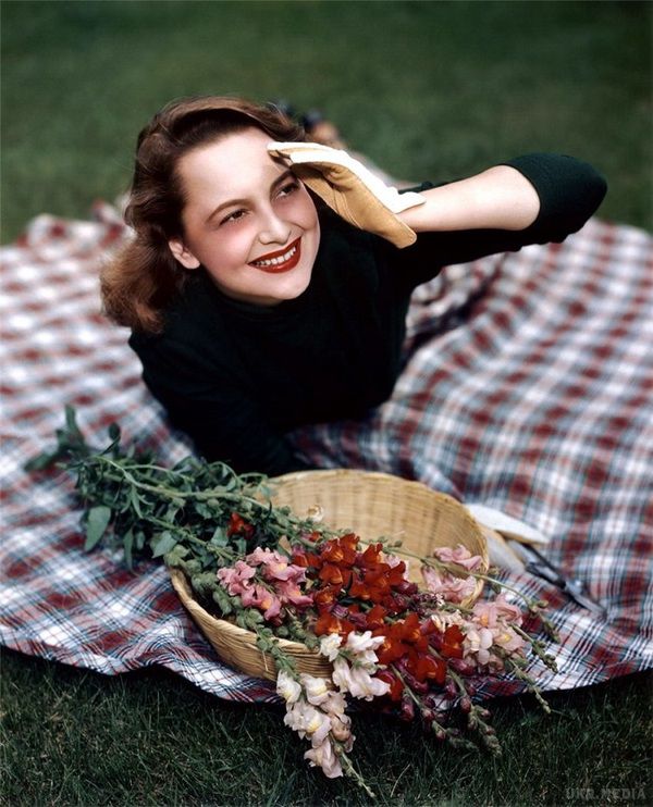 У 1939 році її номінували на «Оскар». Подивися, як виглядає стара актриса Голлівуду! (фото). Так-так, це саме вона зіграла в «Віднесених вітром».