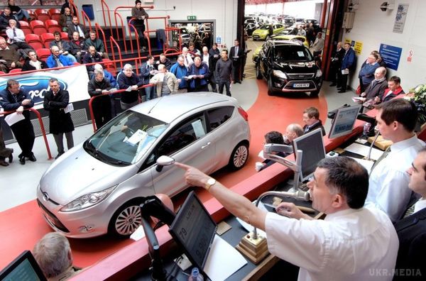 Фахівці розповіли про нові тенденції купувлі авто. В Україні набирає популярності купівля автомобілів на заокеанських аукціонах. 