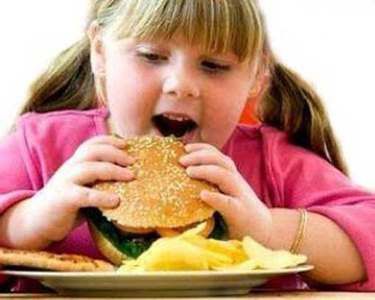 Чому насправді діти обожнюють шкідливу їжу. Французькі науковці знайшли пояснення, чому ж діти люблять некорисну їжу замість здорової. І все складніше, аніж здається!
