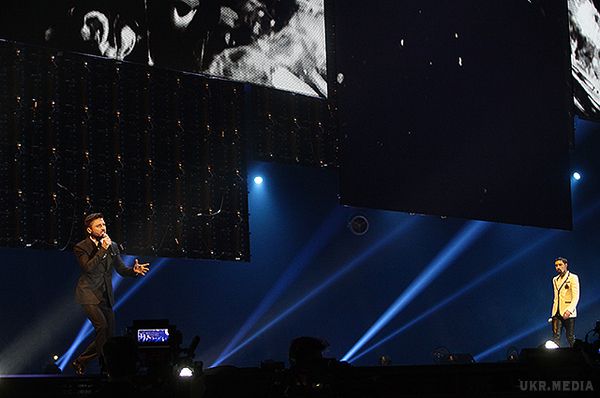 Сергій Лазарєв і Діма Білан презентували спільну пісню "Прости мене". 9 червня в СК "Олімпійський" відбулася 15-та, ювілейна музична церемонія вручення нагород МУЗ-ТВ. 