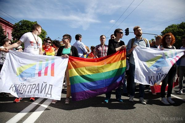 У Києві з 9 по 18 червня пройде "Київпрайд". Геями стають чи народжуються. Про природу гомосексуальності і гомофобії, права ЛГБТ-руху, одностатеві шлюби і про те, як до цього всього ставиться релігія.