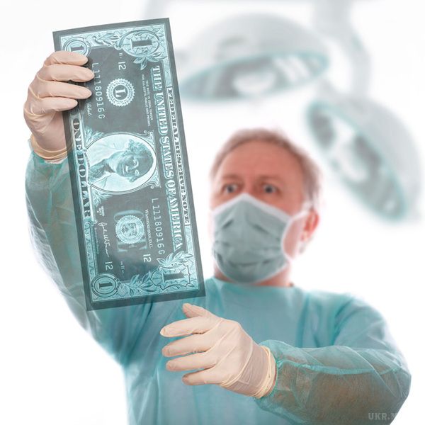 Супрун пообіцяла, що після реформи лікарі отримають до 25 тис. грн зарплати. Держава також може обмежити кількість пацієнтів, яких зможе приймати один лікар.