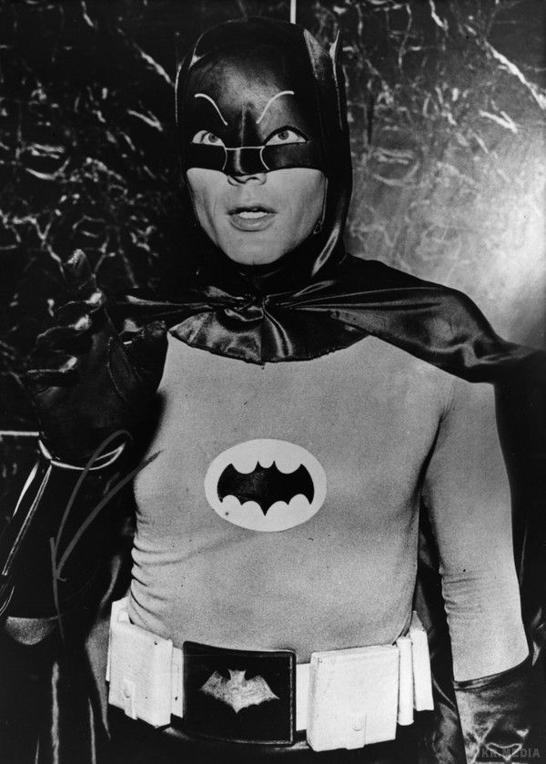 Помер Адам Вест – перший екранний Бетмен. Американський актор Адам Вест помер 9 червня у США у віці 88 років.
