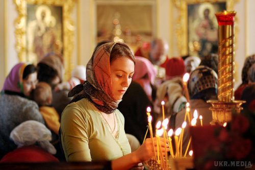 Як відвідування церкви впливає на здоров'я. Людина може зміцнити своє здоров'я походами в церкву. 