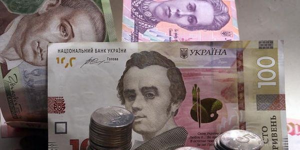 Податок на пенсії скасують для 500 тисяч українців. У Пенсійному фонді запевняють, що фінансову "дірку" цей крок критично не збільшить.