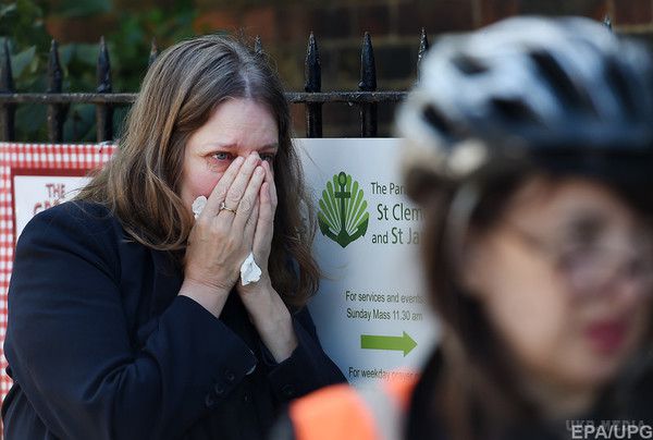 Кількість постраждалих під час пожежі в Лондоні зросла до 74. В результаті пожежі загинули шестеро осіб