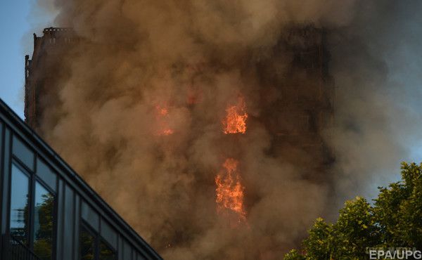 Кількість постраждалих під час пожежі в Лондоні зросла до 74. В результаті пожежі загинули шестеро осіб