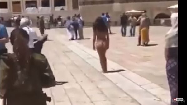  Мережу "порвало" відео - у Ієрусалимі до Стіни плачу прийшла роздягнена жінка.(відео). Голяка молитви гучніші? 
