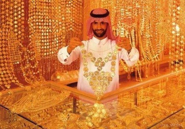 Як живе звичайна арабська родина в ОАЕ. Ми всі знаємо про незліченні багатства арабських шейхів. Але давайте глянемо, як живе звичайна арабська родина в ОАЕ?