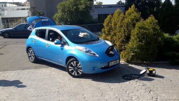 Електромобілі б'ють рекорди з продажів на українському ринку. Найбільш продаваним електромобілем в Україні залишається модель Nissan Leaf. 