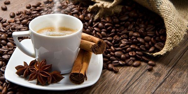 Медики підказали, які продукти не можна запивати кавою. Не пийте каву після жирних страв.