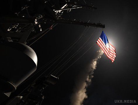 Американський винищувач збив сирійський військовий літак над Раккою. Міжнародна коаліція на чолі зі США збила сирійський військовий літак в провінції Ракка.