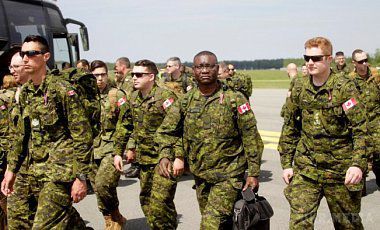 Батальйон НАТО почав офіційно діяти в Латвії. Контингент организації Північноатлантійського договіру (НАТО) під керівництвом Канади став офіційно присутнім на військовій базі Адажи в Латвії.