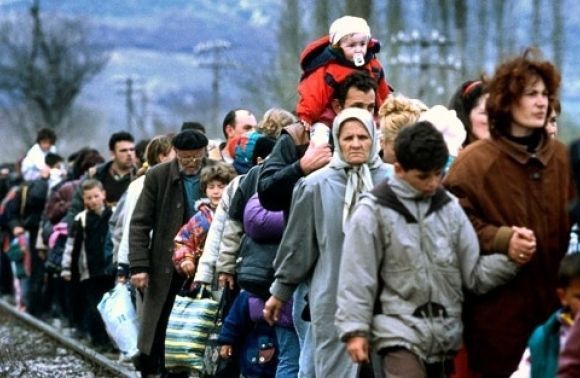 Мінсоцполітики нарахувало в Україні майже 1,6 млн вимушених переселенців. В Україні станом на 19 червня враховано 1586709 переселенців або 1276743 сім'ї з Донбасу і Криму. 