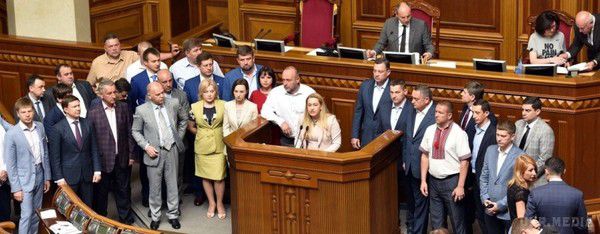 Депутати президентського блоку вимагають відставки мера Львова. Реакція Садового на звернення поки не відома.