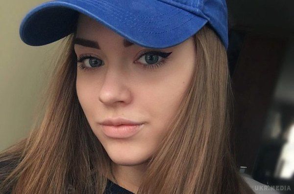 Онучка Володимира Висоцького розбурхала мережу своїми фото. 18-річна Орися Сахарова не дає інтерв'ю і воліє мовчати про спорідненість з відомим бардом.