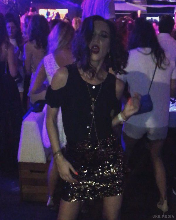 Бузову вилаяли за розпусту в Монте-Карло. Телезірка розмістила в Instagram відео, як вона розважається в нічному клубі Twiga.