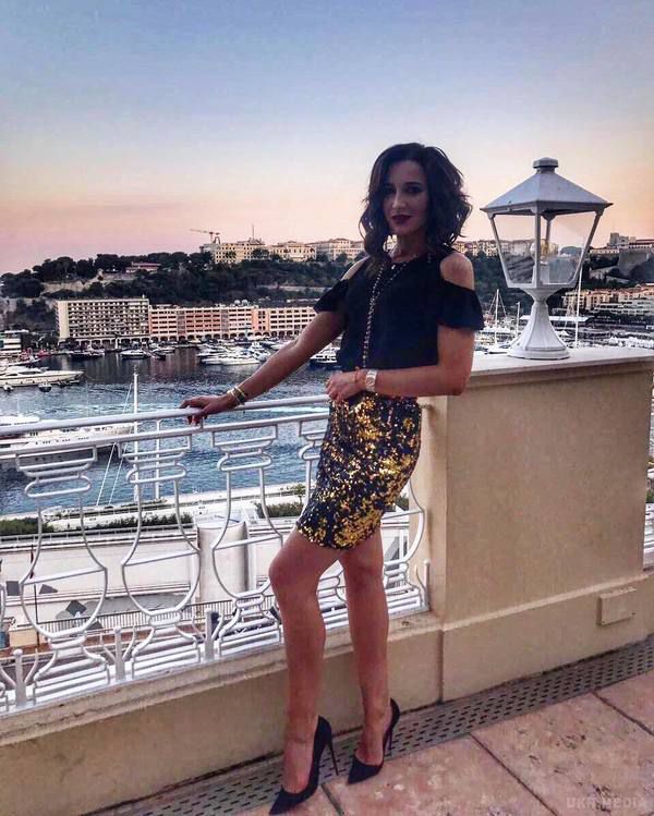 Бузову вилаяли за розпусту в Монте-Карло. Телезірка розмістила в Instagram відео, як вона розважається в нічному клубі Twiga.