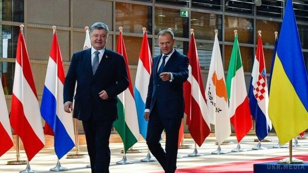 ЄС прийняв важливе рішення про антиросійські санкції. Порошенко повідомив хорошу для України новину.