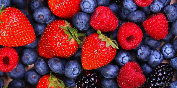 Медики назвали ягоди, які корисні для здоров'я серцево-судинної системи. Названо топ-5 ягід, які рятують від хвороб серця.