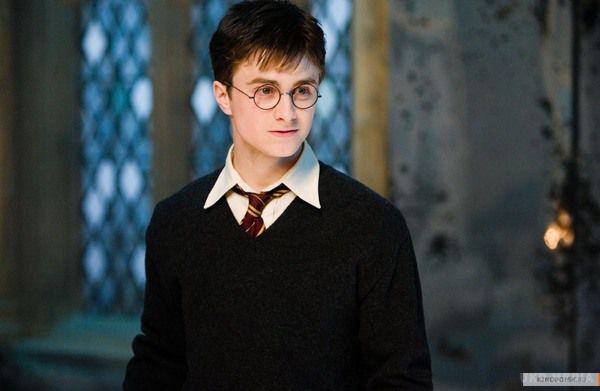 Джоан Роулінг розповіла, що Гаррі Поттерів було двоє. Новий персонаж доводиться вже відомому читачам Гаррі Поттеру прадідусем.