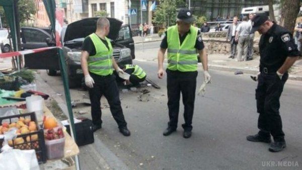 У мережі з'явилося відео вибуху джипа в центрі Києва. Інцидент стався вранці 23 червня.