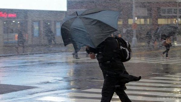В Україні очікуються дощі, грози, град і шквали. Погода в Україні.