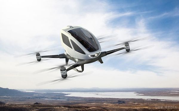 На авіасалоні Paris Air Show-2017 у Франції,в Ле-Бурже представили пасажирський дрон (відео). Максимальна швидкість дрона становить 110 км/год, а дальність польоту може досягати 110 км.