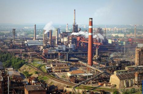 В окупованому Донецьку зупинив роботу "націоналізований" металургійний завод. "Донецький металургійний завод" (ДМЗ) зупинив роботу через відсутність дизельного палива.