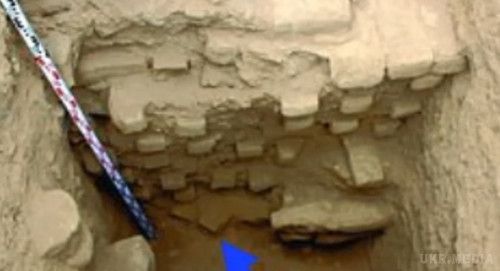 В кратері вулкана вчені знайшли загадкову давню піраміду (відео). Під час вивчення околиць Ель-Вулкан в долині Непенья, розташованої в Перу, археологи натрапили на несподівану знахідку.