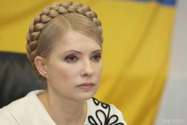 Тимошенко заговорила про дострокові вибори. Якщо не провести позачергові вибори парламенту і президента, боюся, що до 2019 року від України не залишиться і кісток, - стверджує лідер партії "Батьківщина".